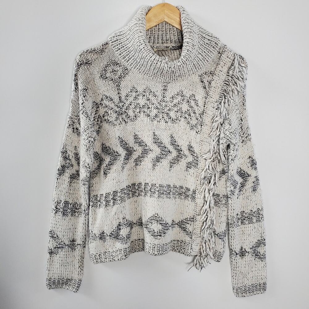 Lucky Brand chunky knit B&W fringed front boho sweater Great Condition Size XS